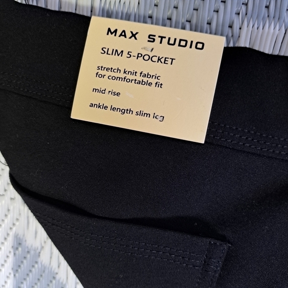 Max Studio Slim 5 pockets Ankle length pants - Picture 3 of 10